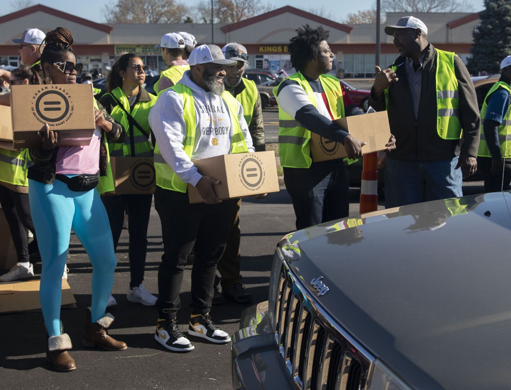 Urban League of Metropolitan St. Louis helps families in need for Thanksgiving